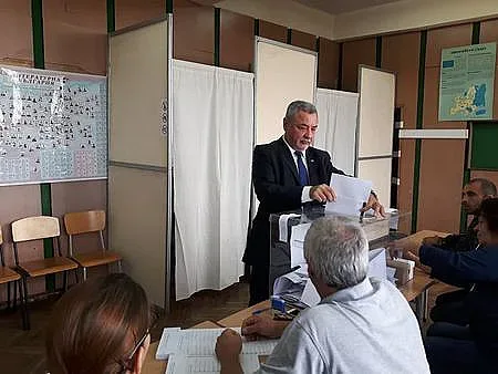 Симеонов гласува за промяната в Бургас