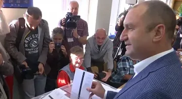 Радев: Призовавам гражданите да гласуват