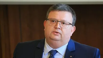 Цацаров: Не очаквам забавяне за указа за Гешев