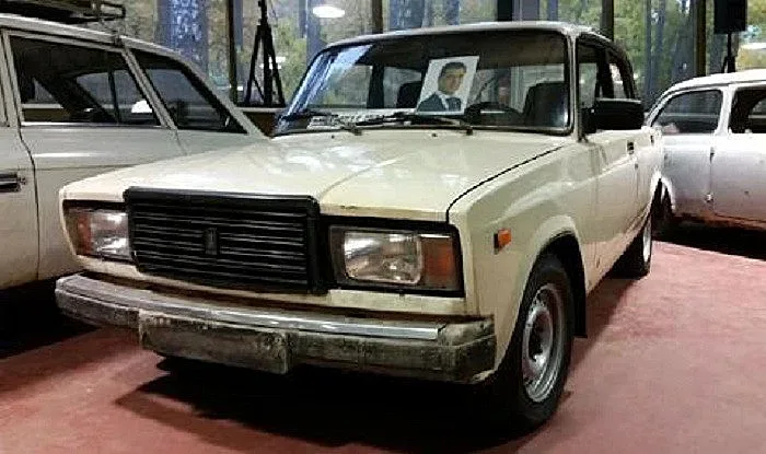 Ладата на руския премиер си търси нов собственик