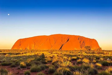 Аборигени забраняват скален феномен за туристи