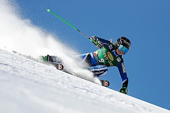 Новозеландка спечели гигантския слалом в Зьолден