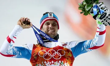 Супер Марио открива ски сезона в Банско