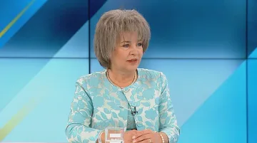 Идат два неучебни понеделника, но с присъствие