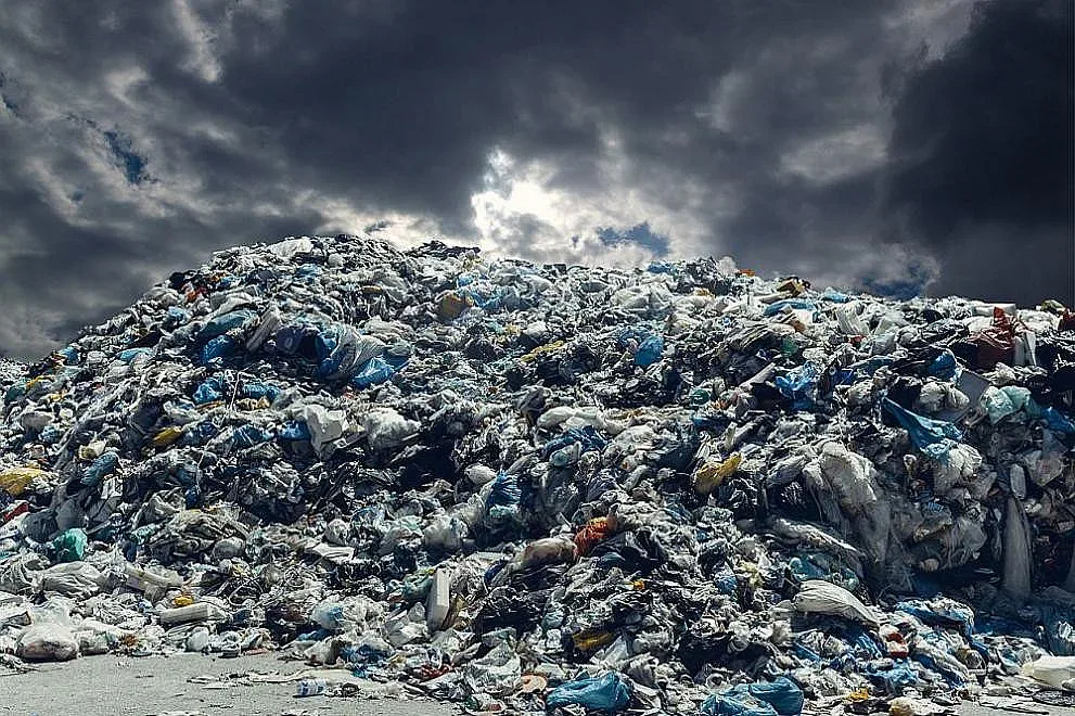 Гърция се зарина в боклук заради стачка