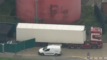 Ето го ТИР-а с труповете в Лондон (СНИМКИ, ОБЗОР)