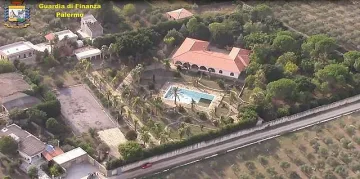 Конфискуваха луксозна вила на "краля на бетона"