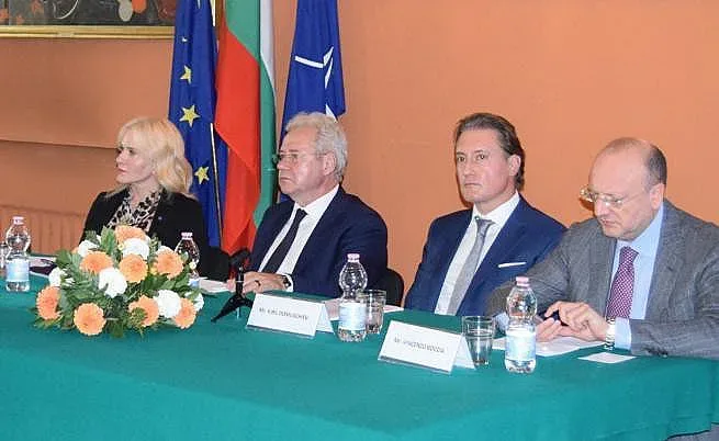 Домусчиев се срещна с италианските работодатели