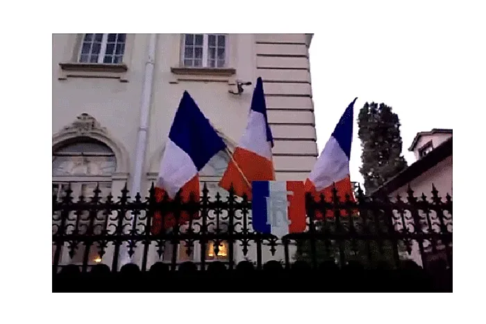 Протест пред посолството на Франция заради Северна Македония