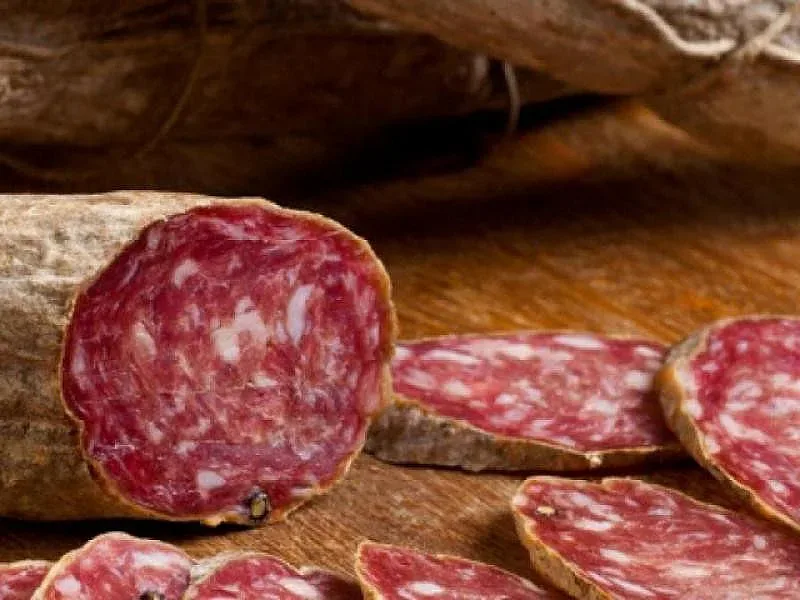 Унищожиха 366 кг колбас заради листерия