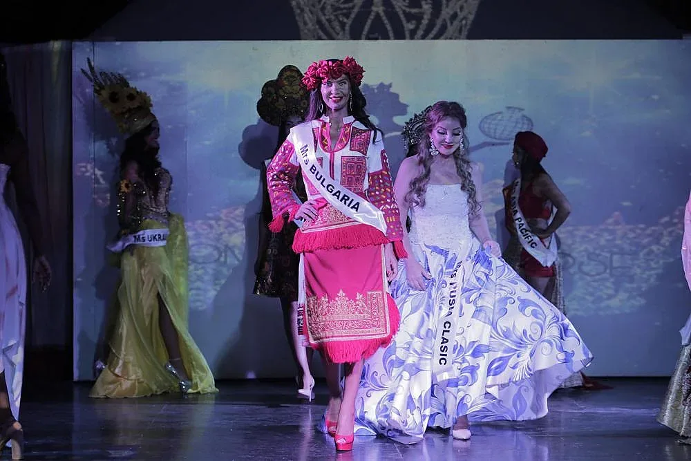 Мисис България Роксана Кирилова спечели Mrs Women of the Universe