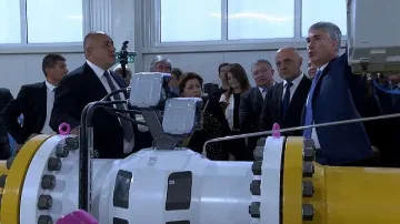 Борисов: Правим това, което другите обещават