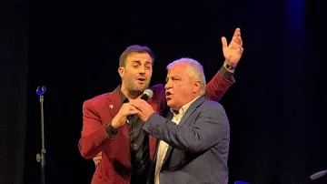 Кмет запя "Болен ми лежи..."