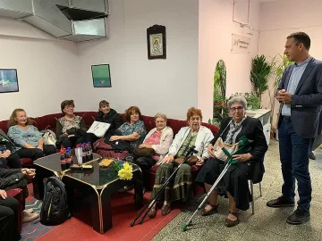 Димитър Николов с грижа за самотните възрастни в Бургас