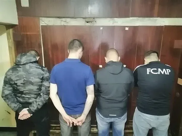 16 арестувани за непристойни действия