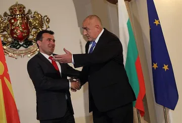 Борисов съветва Зоран Заев да не подава оставка