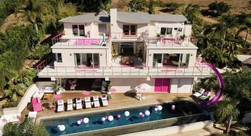 Имението на Барби приема туристи, става хотел