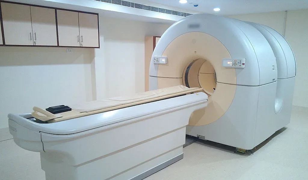 Лекари закопчаха и забравиха пациентка в скенера