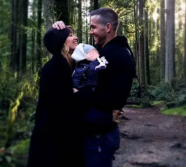 Райън Рейнолдс с първа снимка на новото бебе