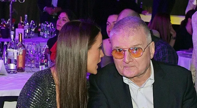 Плейбоят Христо Сираков 12 години не изневерявал на жена си