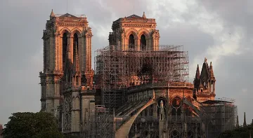 104 млн. евро събрани шест месеца след пожара в "Нотр дам"