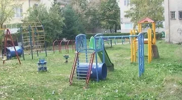 Нови площадки за игра радват децата на Мездра