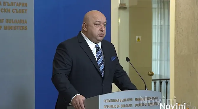 Кабинетът иска оставката на Борислав Михайлов