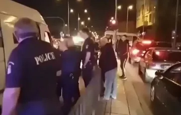 Цял Солун блокиран за часове заради наша кола