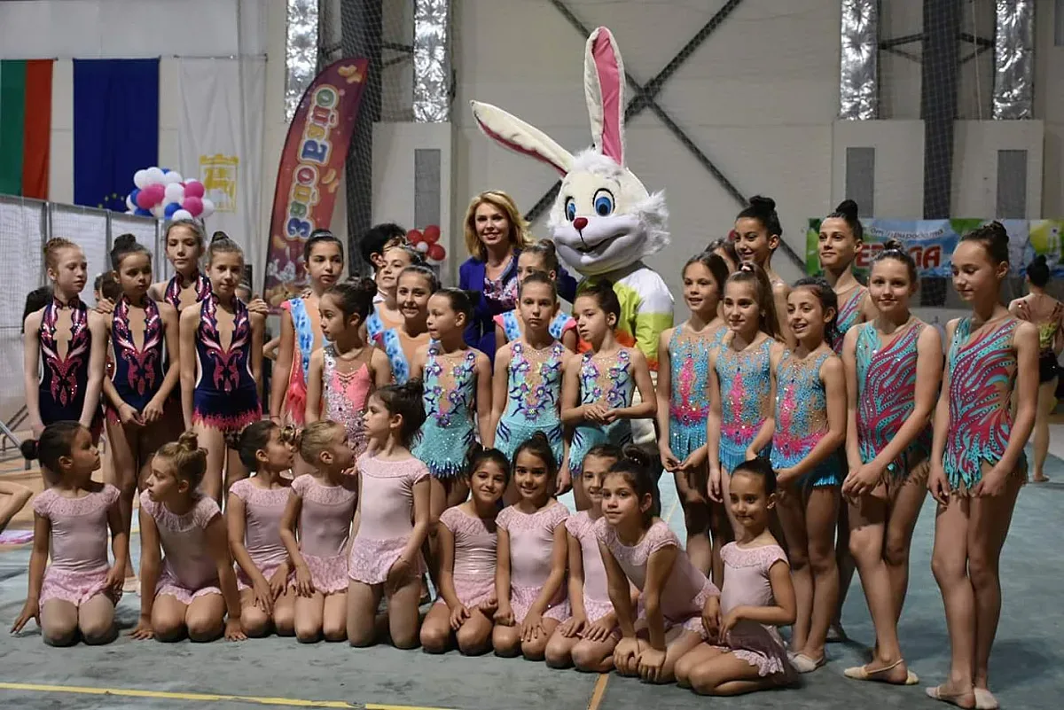 400 грации се състезават в Благоевград