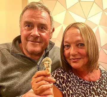 Мида с лика на Осама бен Ладен откри жена