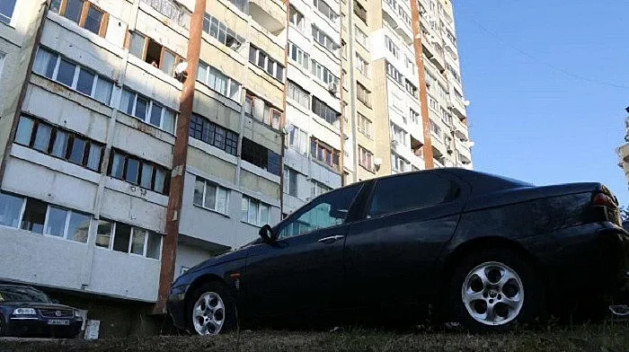 Изоставеното бебе от "Люлин" ще го гледа баба му