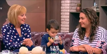 Мая Манолова с внуче в ефир