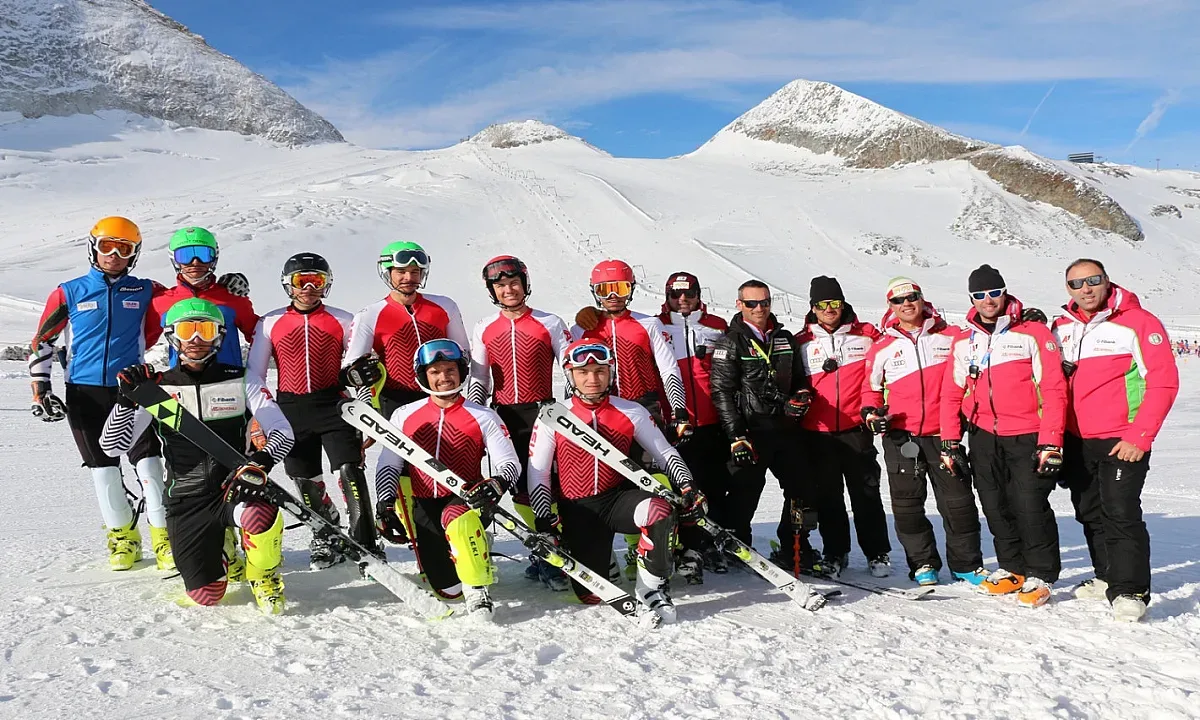 Топ скиорите ни тренират с австрийски и словенски звезди