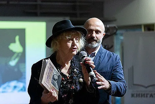 Лолова: Мама не искаше да ставам актриса