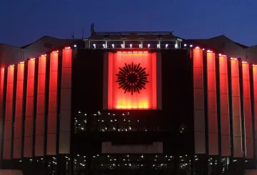 НДК ше свети червено заради донорството довечера