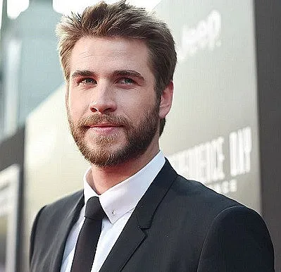 И Лиъм Хемсуърт продължава напред