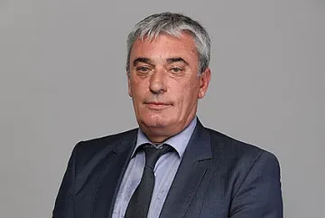 Кметът на Две могили стопи огромни борчове