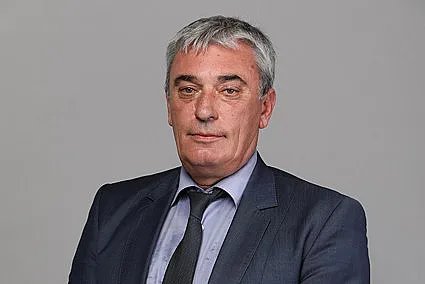 Кметът на Две могили стопи огромни борчове