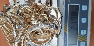 1,5 кг злато и 91 бутилки алкохол спипаха сръбски митничари