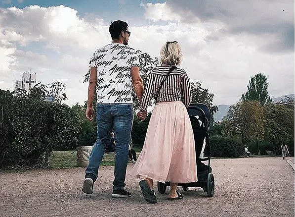 Поли Генова се показа с бащата на детето си