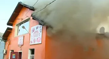 Торти, пасти и чипс горят в складове в Пловдив