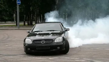 Глоба 3 бона за дрифтене на оживен булевард