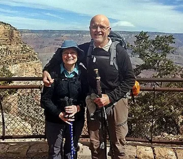 Професор написа роман за любовта