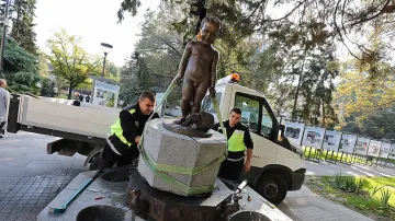 Възстановиха чешмата в градинката "Кристал"