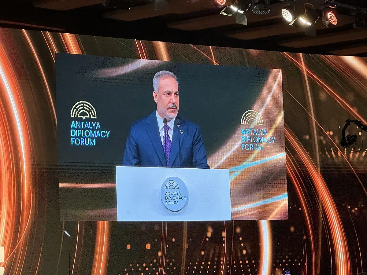 Фидан очерта ролята на Турция в новия свят