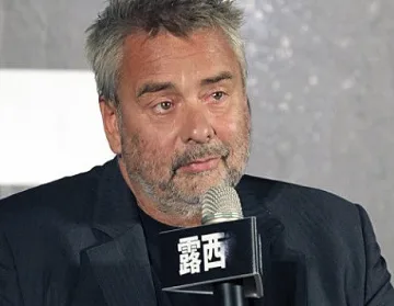 Люк Бесон пак отхвърли обвиненията