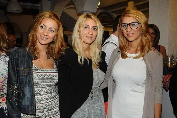 Популярните ни тризначки арестувани в Англия