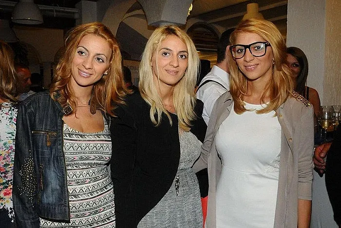 Популярните ни тризначки арестувани в Англия