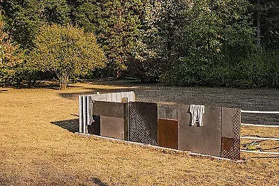 Потник и кецове пред Врана