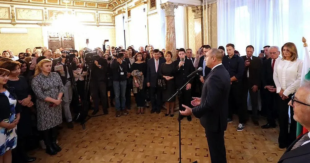 Радев се видя с български eмигранти във Виена